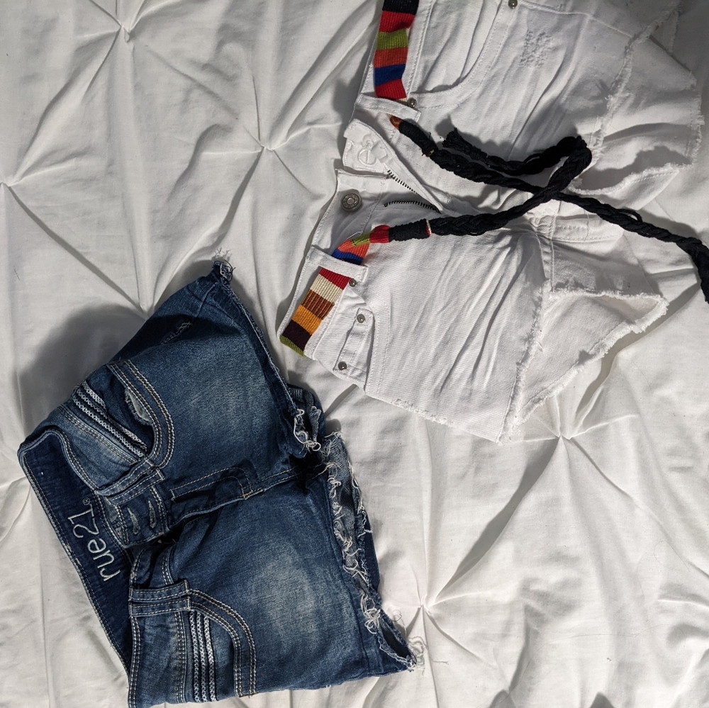 2 pairs of shorts